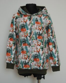 dziecko_kap_śpiący_lisek_w_paprociach_full